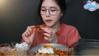 Gaà rán nước tương tỏi ớt, mì mực ốc, canh nghêu 6 #amthuc