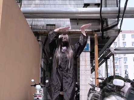 Cảnh thanh toán tốt nghiệp của cô gái nước mắt rơi ở trường trung cấp nông thôn Hà Nam