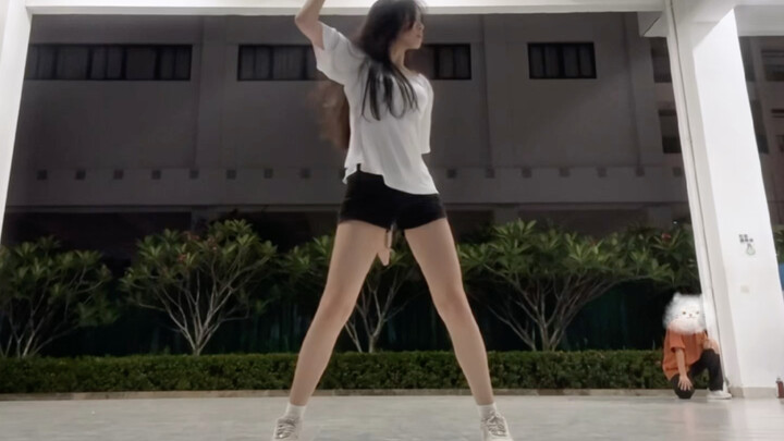 ได้ยินเพลง “Attention” ก็คิดถึงการกระโดดแห่งศรัทธาของลิซ่าอีกครั้ง