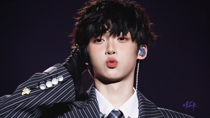 Cảm giác như tháng nào cũng đột phá bức tường chiều không gian.