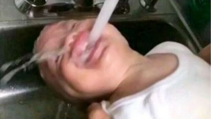 [Don't laugh challenge] I'm dying of laughter, hahaha! Who can resist?!