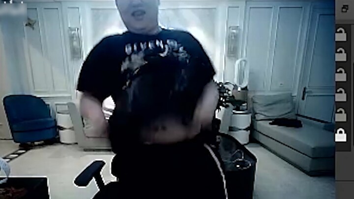 PDD was forced to dance after losing, it was so sexy, really so sexy!