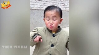 Ông cụ non đang dạy các cháu lớn