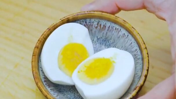 Team không biết luộc trứng lòng đào vào xem clip này ngay nha