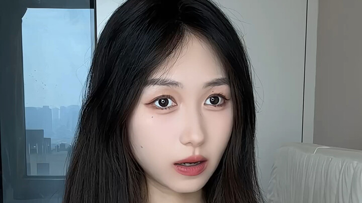 Enggak nyangka, kan? Sejak detik kamu mulai menghindar, aku sudah bisa menebaknya.