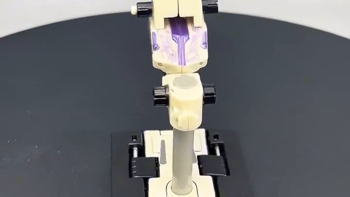 Transformers 2: Pisau bedah tingkat Scout, sebenarnya tidak memiliki kaki yang bagus