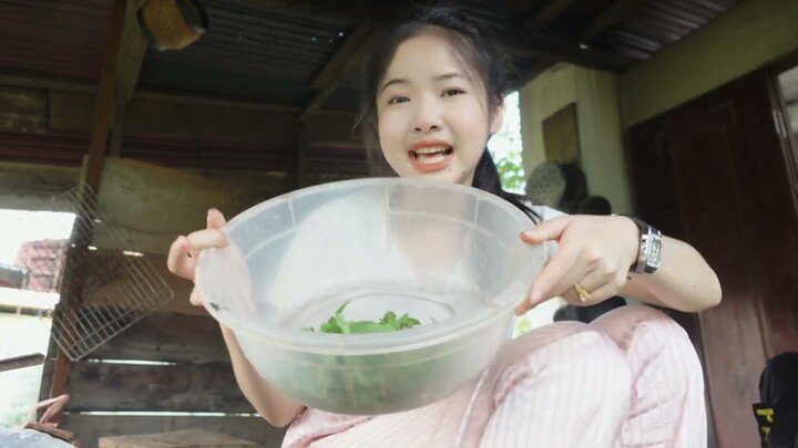 ก้อยไข่มดแดง ลินดาสาวบ้านโพนงาม