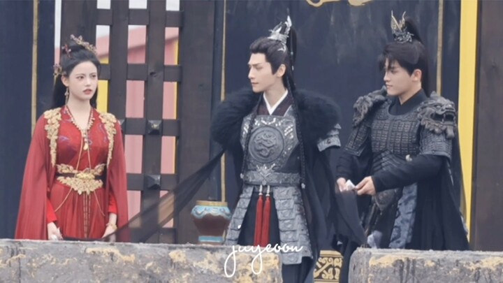 Luo Yunxi Changyue Jinming｜Is this bringing two babies? Hahahahahahahaha