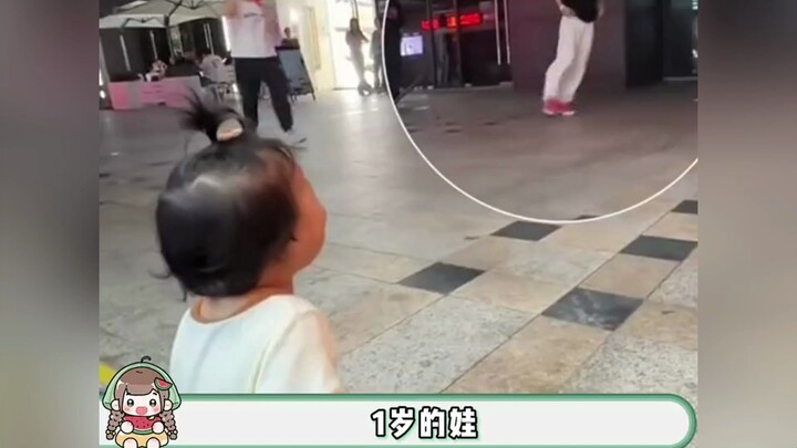 Đứa trẻ 1 tuổi trở thành túi khí an toàn cho mẹ, thật sự ngạt thở quá