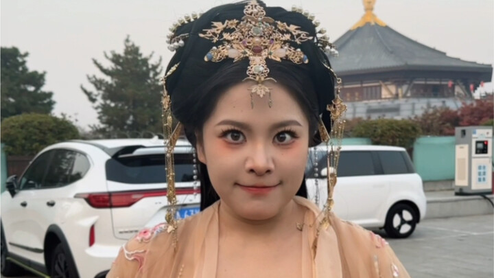Kalau ke Luoyang, wajib coba berdandan! Pacar aku jadi wanita cantik era Tang!