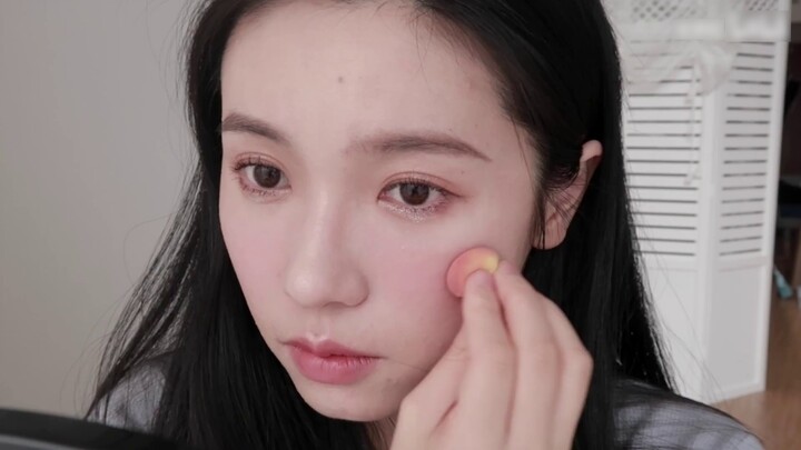 Wanita bersuami ini mengambil foto seksi, tapi suaminya tidak mengizinkannya mengunggahnya! Saksikan