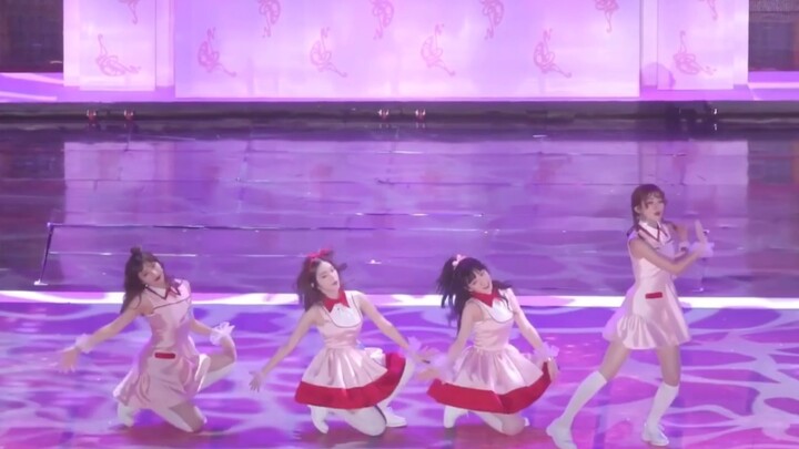 Buổi biểu diễn văn nghệ mừng năm mới của trường mầm non Red Velvet, ai cũng thật đáng yêu