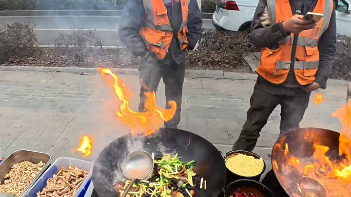 العمل في بسطة وقلي الأطباق