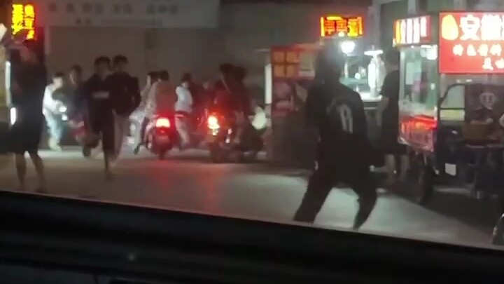 Đang làm gì vậy?