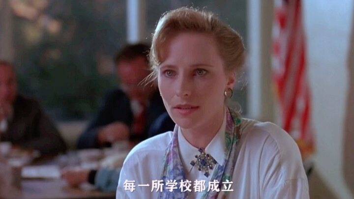 光明驱散黑暗，神明降临人间，你出现在我的世界，将成为我永恒的救赎。#治愈电影推荐 #反对校园霸凌 #谢谢你我阴暗世界的小太阳 #善良会遇见善良 #触及真心
