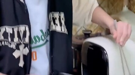 “ความรักและความคาดหวัง: แม่สังเกตว่าลูกชายเริ่มวุ่นวายตั้งแต่ตีห้ากว่า ไม่รู้ว่าเพื่อนคนไหนถึงทำให้ล