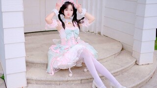 Little white rabbit, white and pure, hopping and skipping, so adorable!