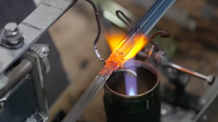 The Full Process of Making a Fiberglass Fountain Pen—All Handcrafted, Something Most People Have Nev