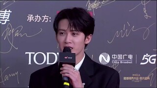 Tan Jian Ci ~ Red carpet in 4 mins ( Weibo night )