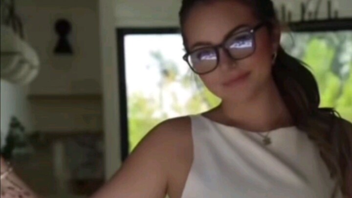 18++ White Dress