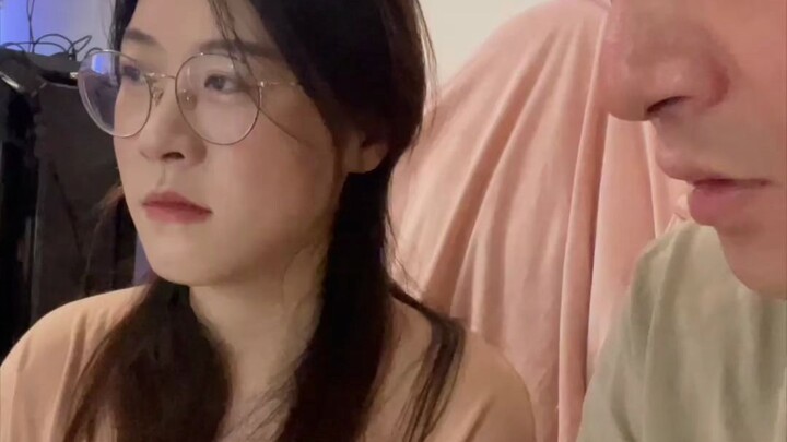 Does My Husband Looking at Other Beautiful Women Actually Help Keep the Family Harmonious?