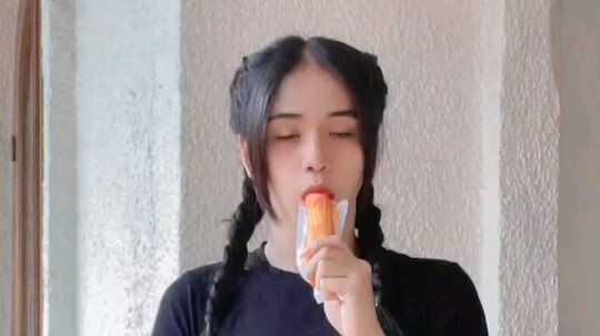 Anggun goyang sosisss