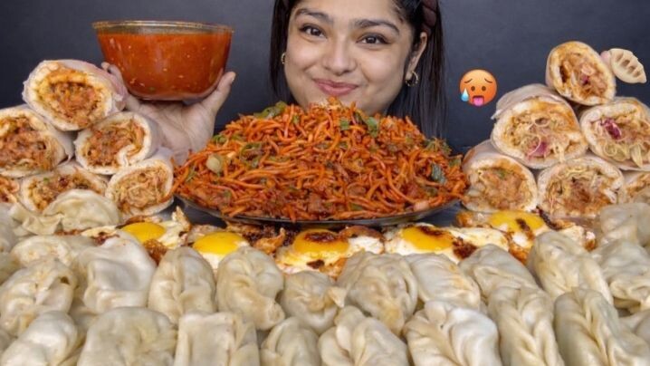 50 CHICKEN STEAM MOMOS, SPICY CHICKEN SCHEZWAN NOODLES, CREAMY CHICKEN SHAWARMA, SUNNY SIDE UP |ASMR