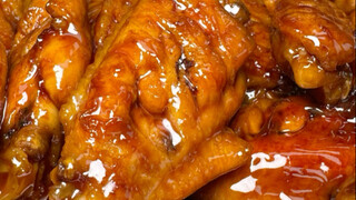 Cola chicken wings are a dish that my wife and children love to eat. Here are the detailed instructi
