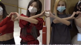 Make a heart with Jiang Shuting, Han Jiale, Duan Yixuan, Yang Bingyi, Yuan Yiqi, Song Xinran, Zhu Yi