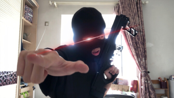 “Emang kamu nih anak kecil yang melanggar hukum dan disiplin, ya??!!”