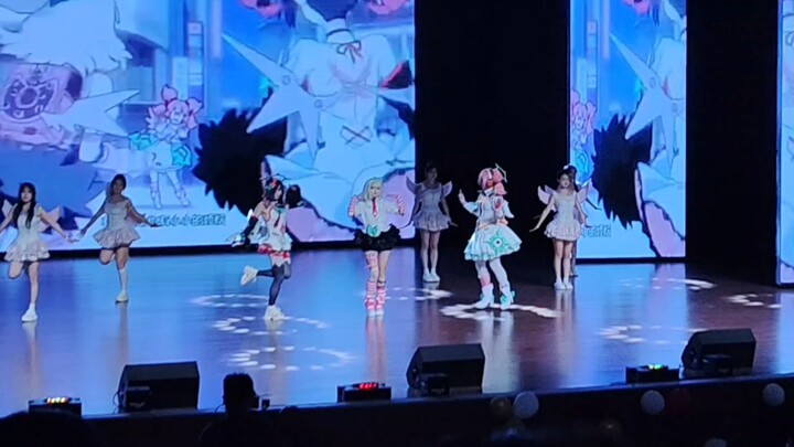 เราได้นำ “นางฟ้าแห่งการคืนฝัน” ขึ้นสู่เวทีใหญ่ของโรงเรียนแล้ว!