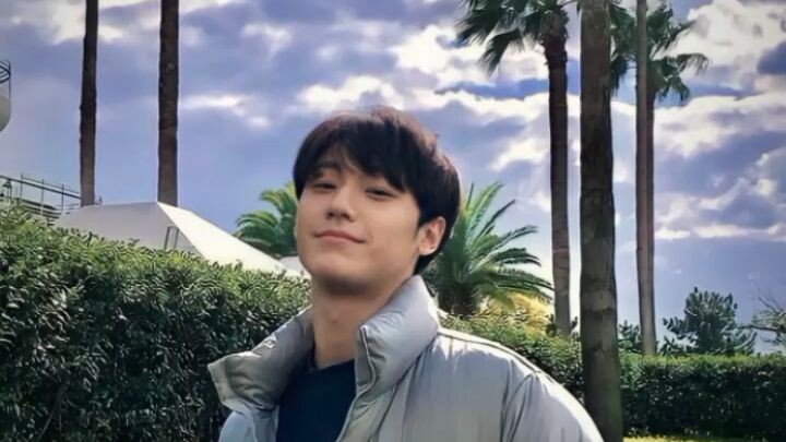 handsome Korean actor