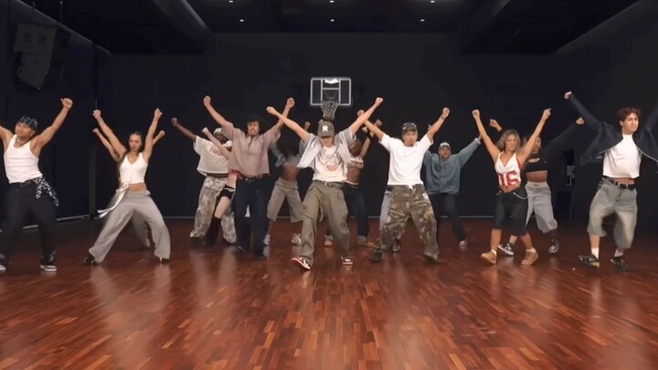 Những màn nhảy trong phòng tập đẹp nhất K-POP những năm gần đây, cảm giác thoải mái này nhìn là thấy