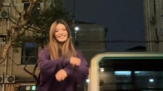 Phiên bản nam Nước cũng ngổ ngáo khi nhảy "Nước" Li Yongqin