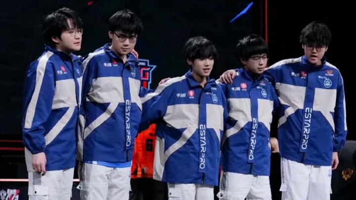 eStar’s hilarious “illegal” five-player Guoguoshan match after a crash!