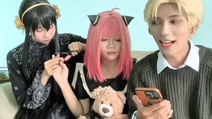 Cosplay anime: main tebak-tebakan yo
