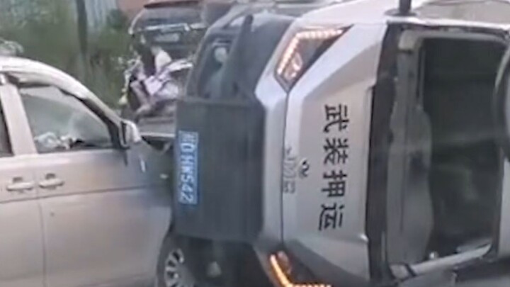 “ขับเคลื่อนหลังวางกลาง วิ่งได้ทั้งบนบกและในน้ำ”