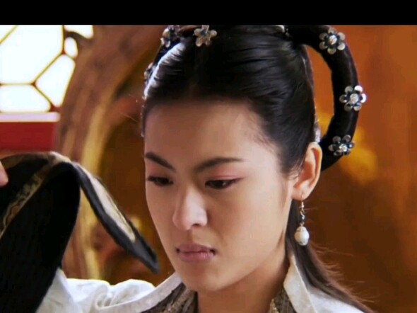 For the imperial throne, she poisoned her own younger sister, strangled her father, and then forced 