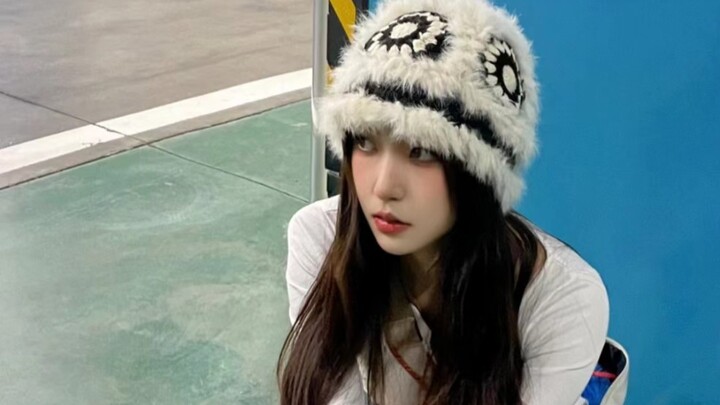 This vividly atmospheric lion dance hat instantly makes your face look smaller—Chinese-style fashion