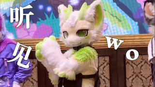Xiaolong's first time dancing along?