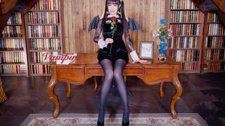 【Yueyue☾】Vampire❤【If I could become a vampire, I would bite your throat】