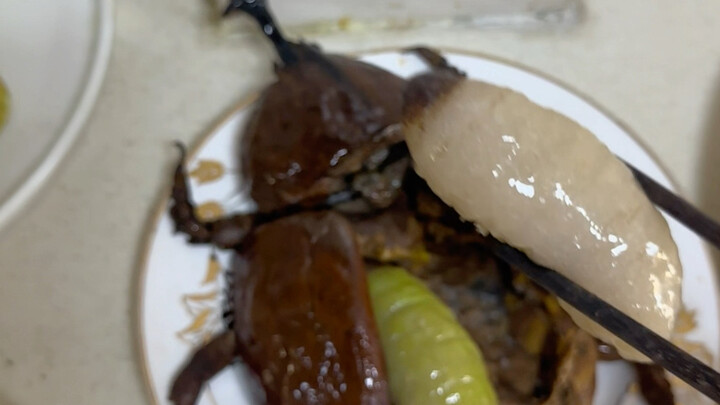 A friend treated me to a meal… This cooking skill is insane!