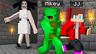 I Bought A CURSED HOUSE In Minecraft JJ and Mikey vs Scary Clown challenge Maizen Mizen Mazien