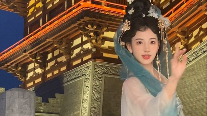 洛阳的汉服小姐姐到底有多美，路过小朋友已经被惊艳到合不拢嘴巴