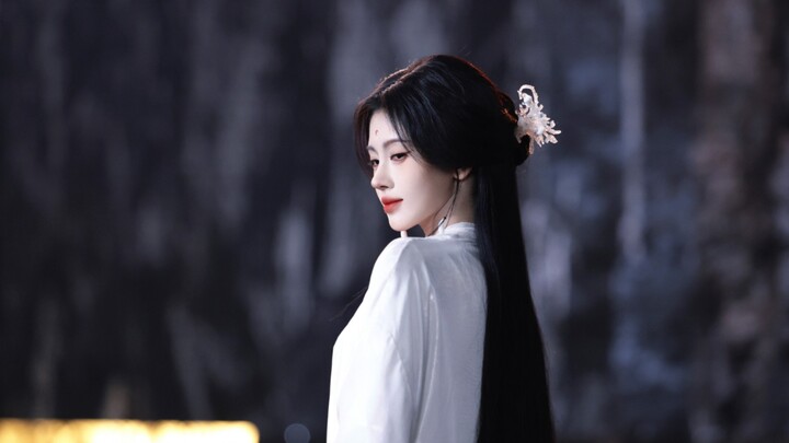 غوو جينغ مينغ: "جو جينغ يي التي لم نرها من قبل" جميلة جدًا وبارعة في التمثيل، كل لقطة لها مثالية تما