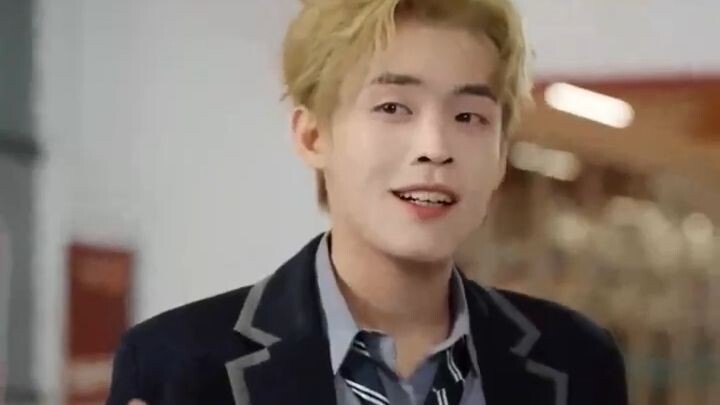 ชายหนุ่มทะลุมิติเป็นตัวร้ายพร้อมระบบ