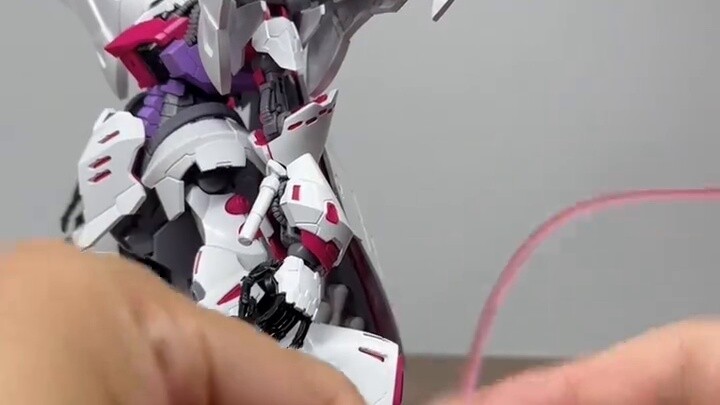 ها قد وصلنا، لنلقِ نظرة سريعة على دمية كابيني من إيا آه مودلز