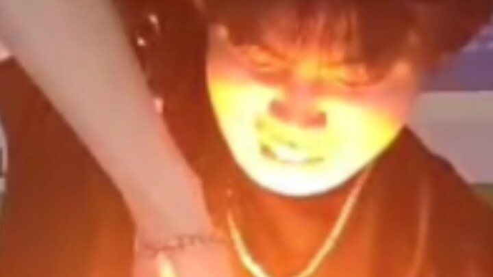 ดอกซากุระทั่วทั้งพื้นดินรวบรวมอยู่ในใจของฉัน และผีเสื้อก็บินและอธิษฐานขอให้พวกมันตามมา