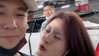 当我出差 以为媳妇对我百般不舍 结果却是这样。。。