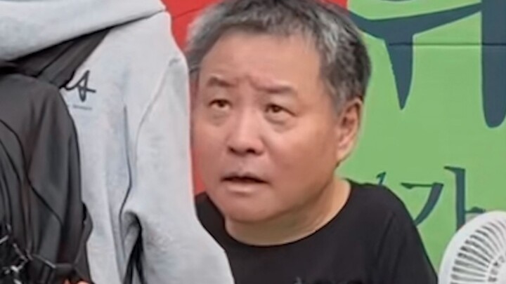 Ternyata hidup di era yang sama dengan penulis terkenal itu seperti ini!